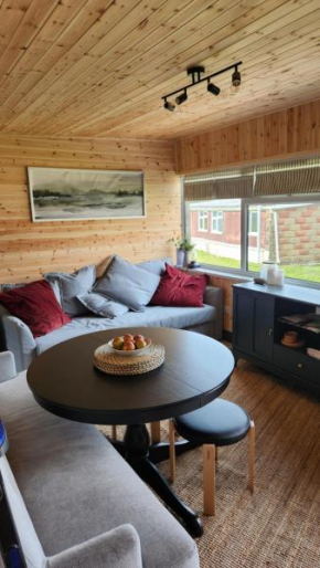 18 Bucklands - Cosy 5-Star Chalet - Starlink Wi-Fi - Coastal Woodland